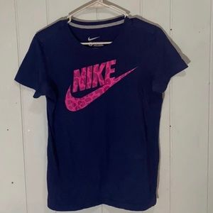 Nike women’s tee